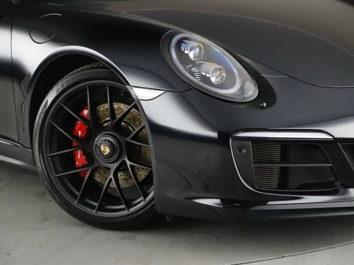 2019-porsche-911-30-carrera-4-gts-coupe-big-14