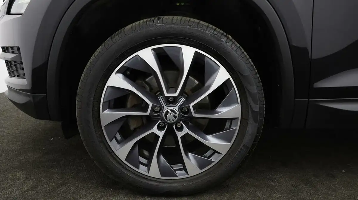 2020-skoda-kodiaq-15-tsi-se-drive-big-17