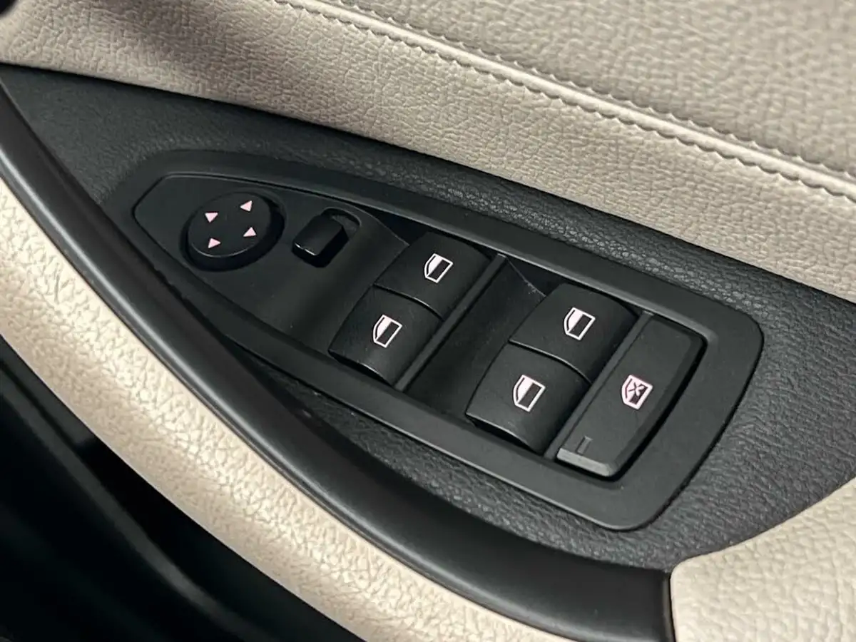 2018-bmw-x1-20-sdrive-20i-xline-ss-big-19