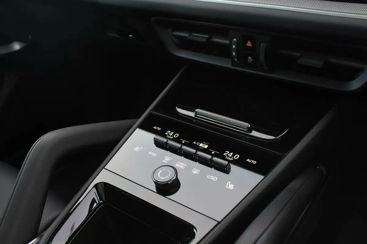 2024-porsche-cayenne-30-v6-353ps-coupe-big-25