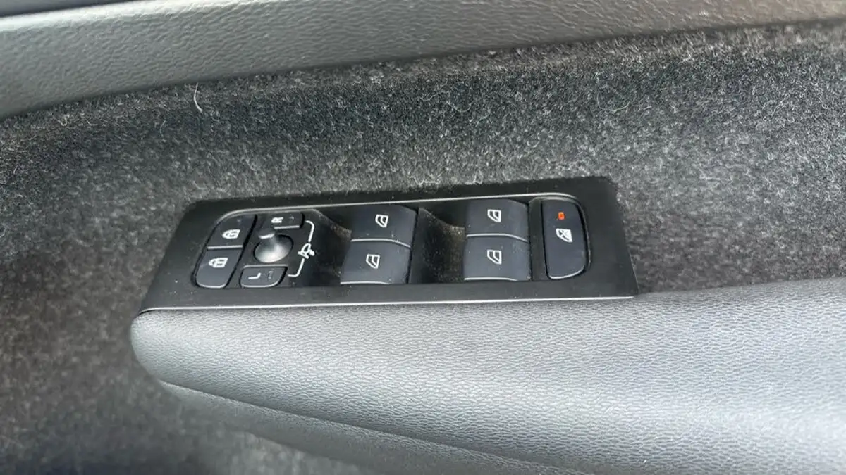 2021-volvo-xc40-15-t3-inscription-163bhp-big-25