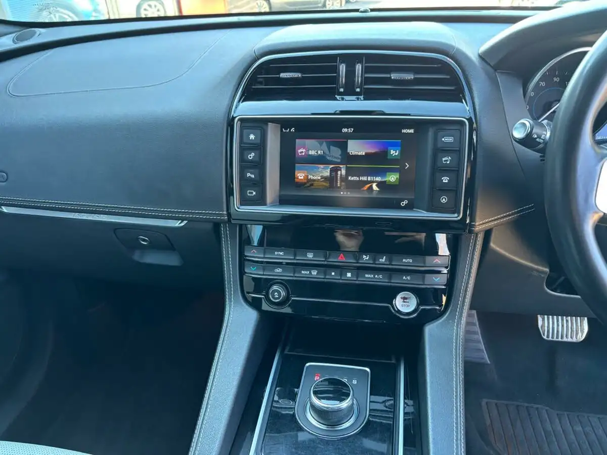 2017-jaguar-f-pace-20-i4d-r-sport-180ps-awd-ss-auto-big-12