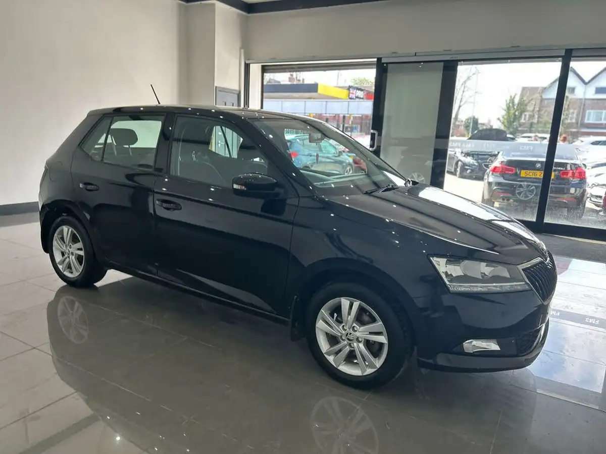 2018-skoda-fabia-10-mpi-se-ss-hatchback-big-3