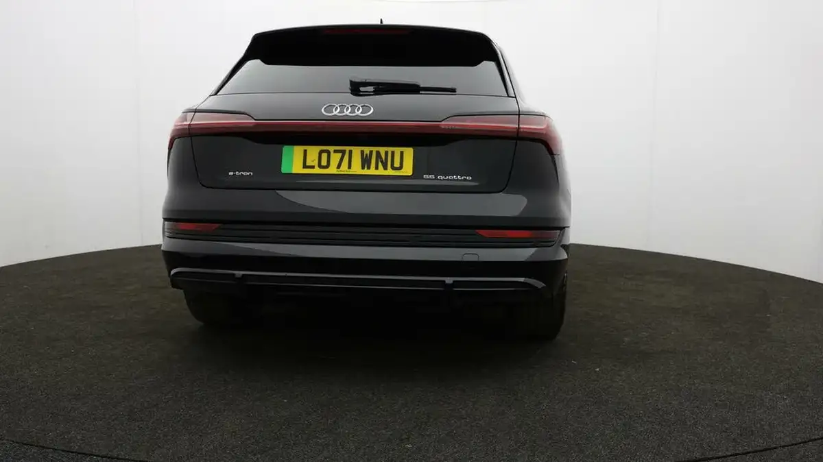 2022-audi-e-tron-55e-black-edition-station-wagon-big-57