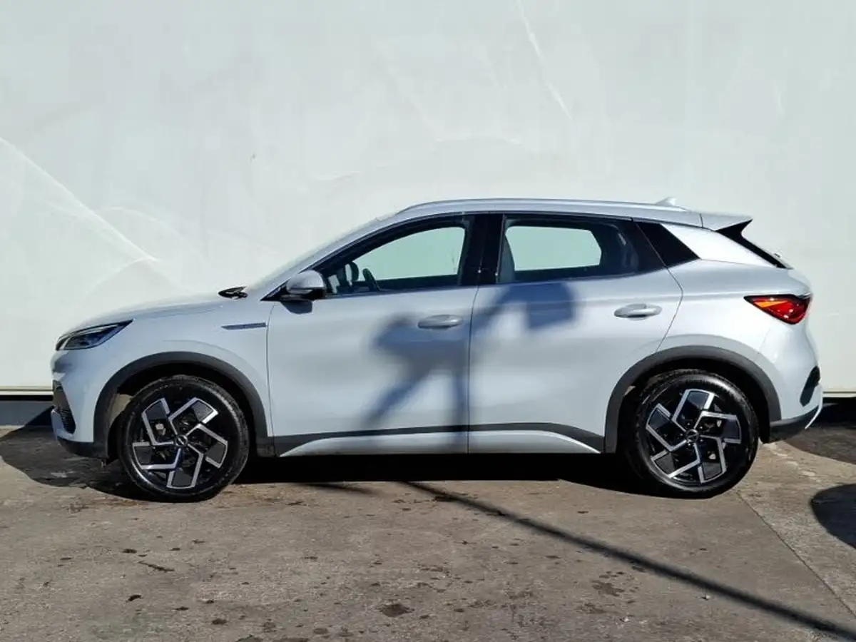 2023-byd-atto-3-e-active-big-3