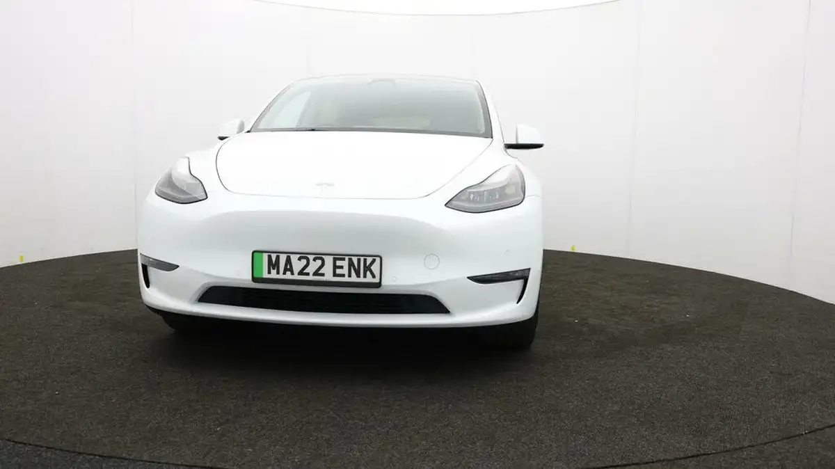2022-tesla-model-y-e-long-range-big-48