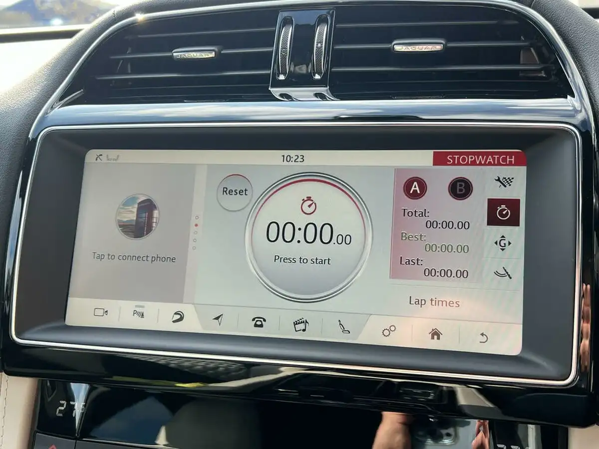 2020-jaguar-f-pace-50-v8-svr-big-39