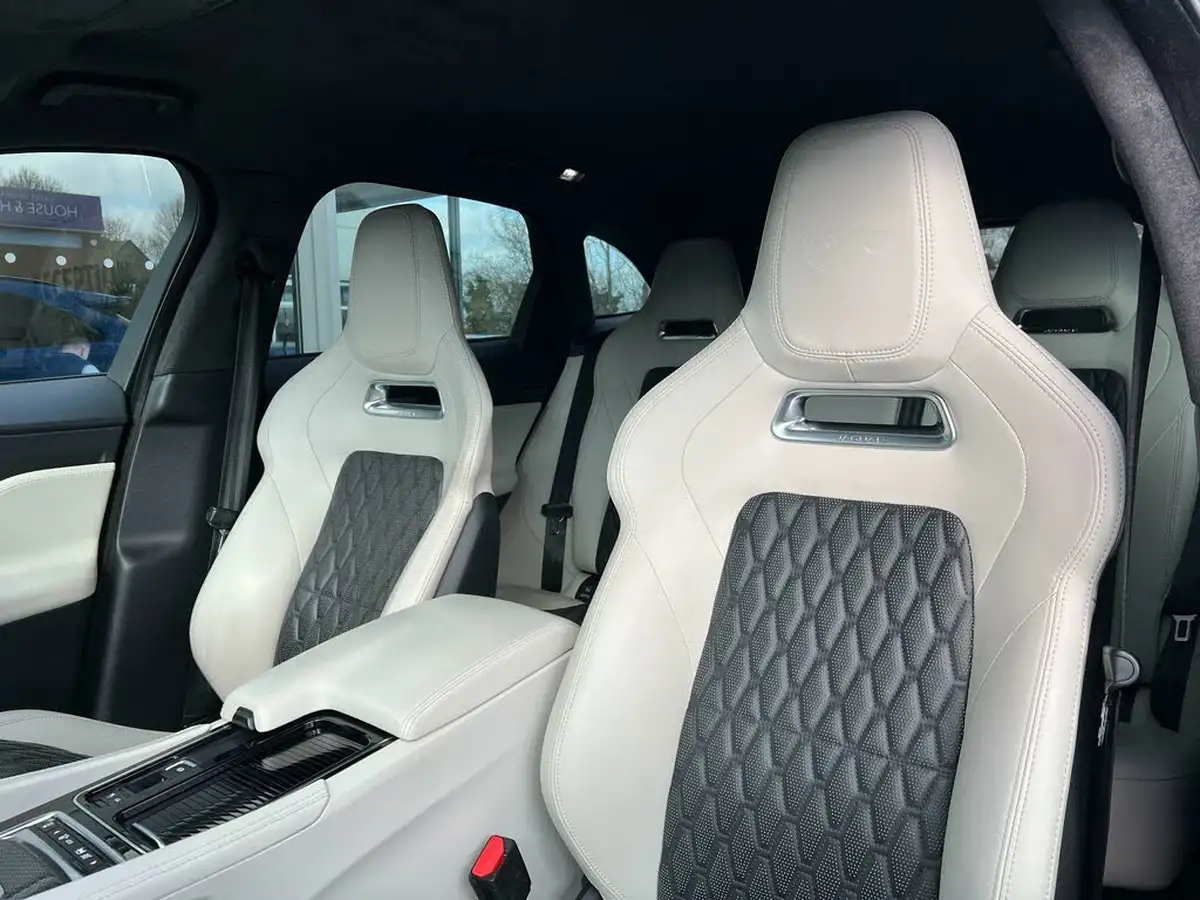 2020-jaguar-f-pace-50-v8-svr-big-15