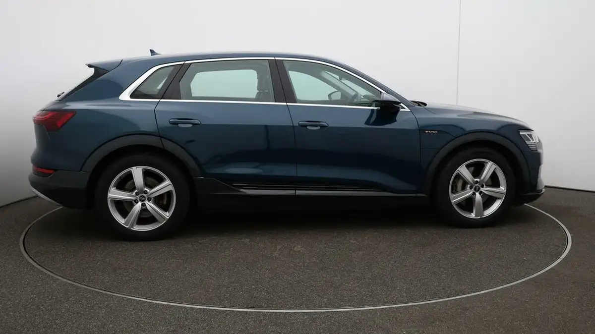 2021-audi-e-tron-50e-technik-station-wagon-big-8