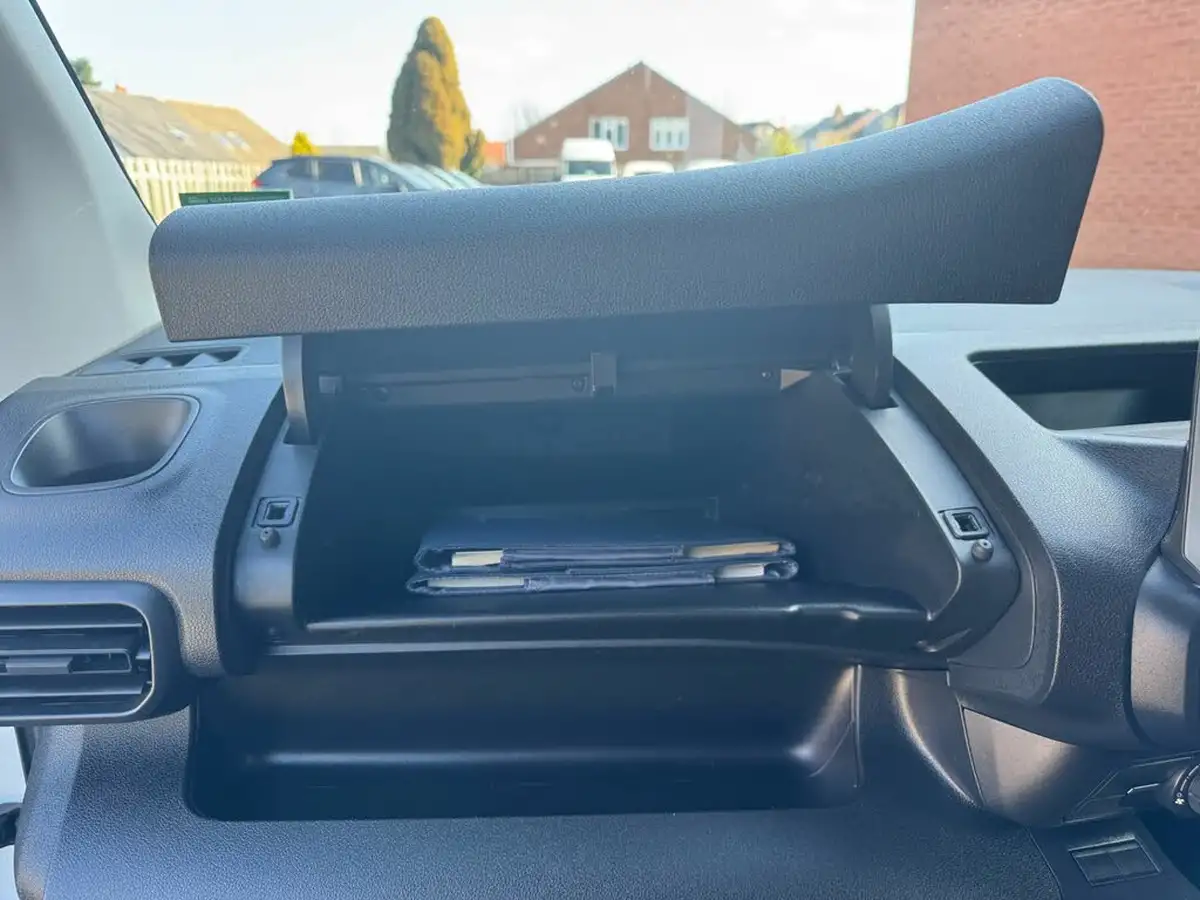 2020-peugeot-partner-15-bluehdi-1000-professional-100ps-eu6dt-panel-big-32