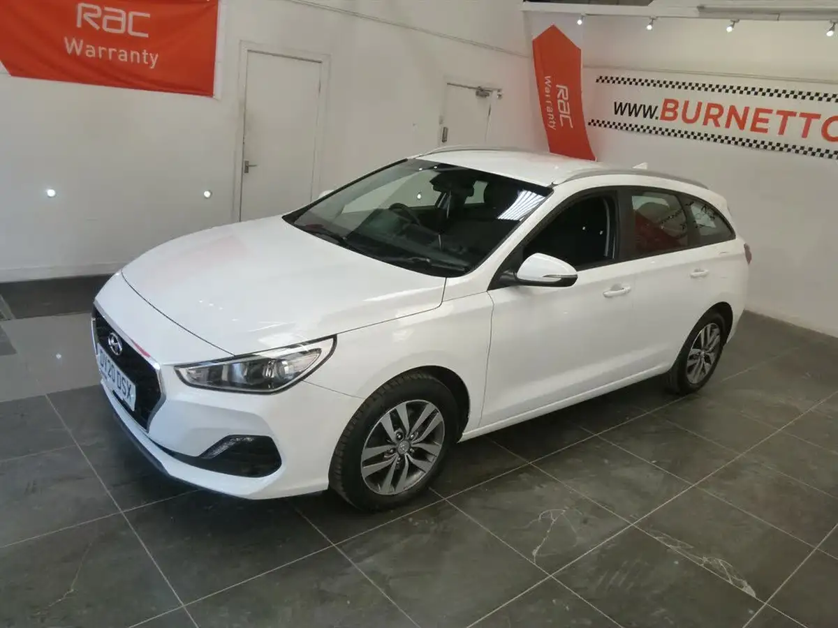 2020-hyundai-i30-16crdi-se-nav-115ps-tourer-big-10