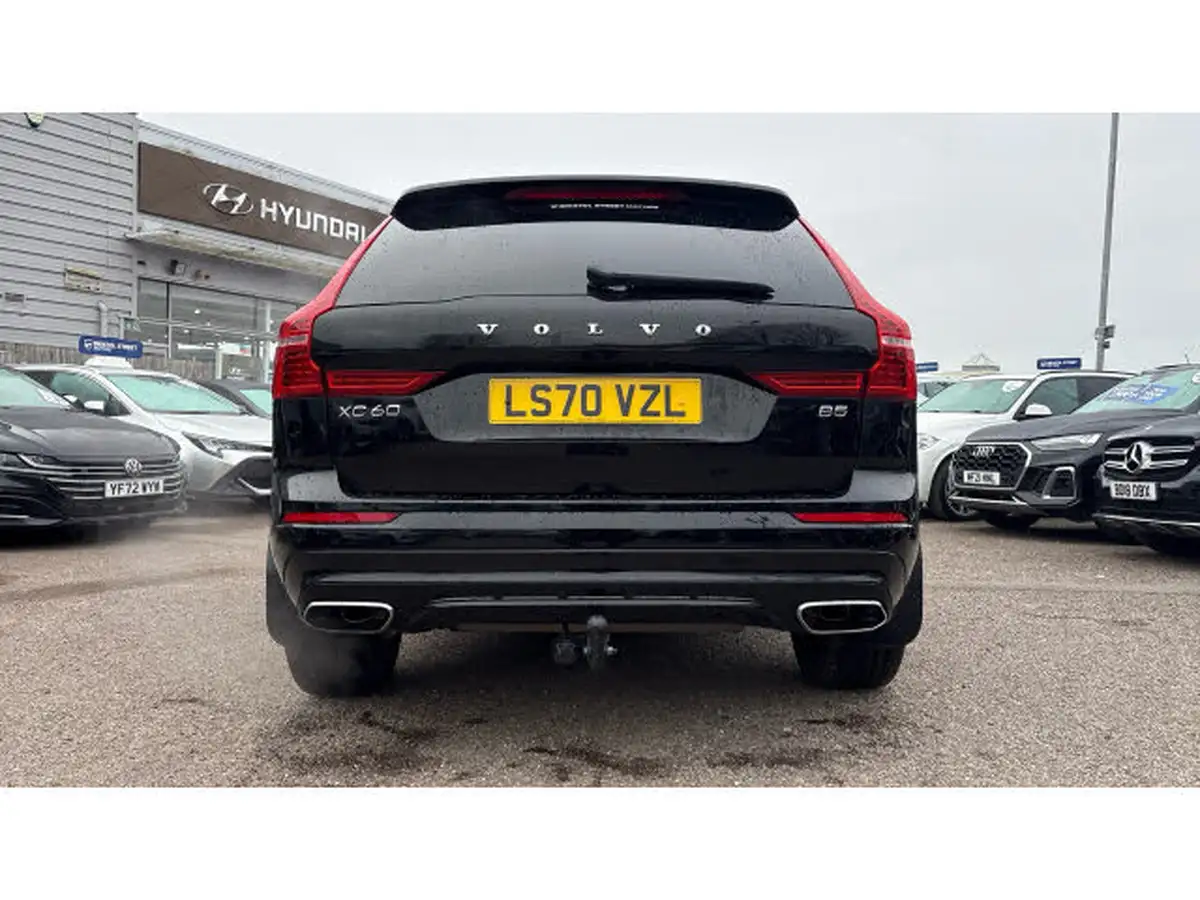 2020-volvo-xc60-20-b5-r-design-big-32