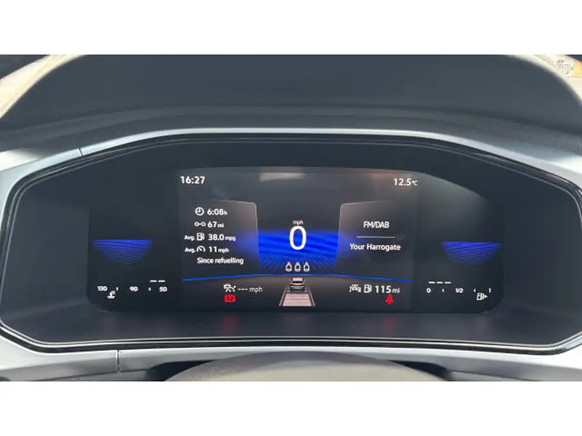 2022-volkswagen-t-roc-10-tsi-life-big-10