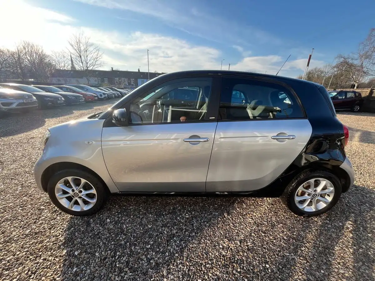 2016-smart-forfour-10-passion-71bhp-ss-big-8