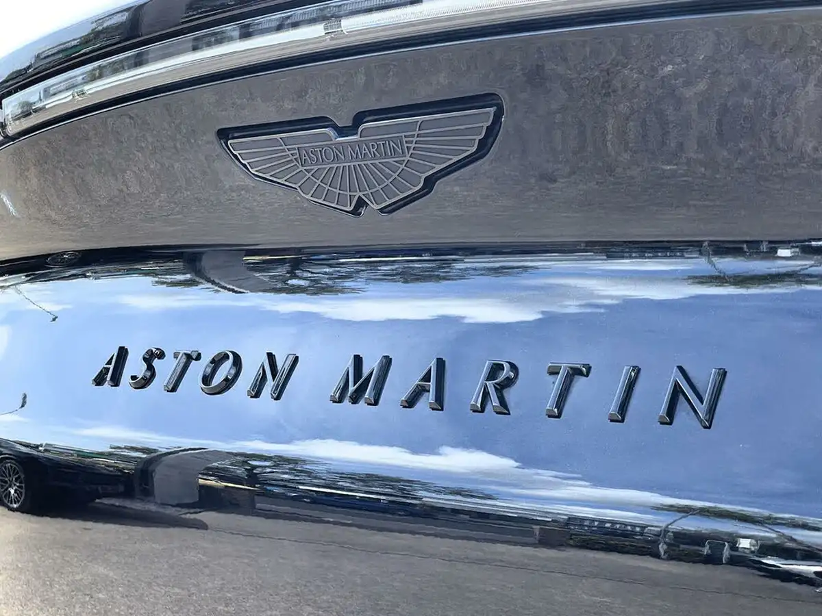 2024-aston-martin-dbx-40-v8-big-16