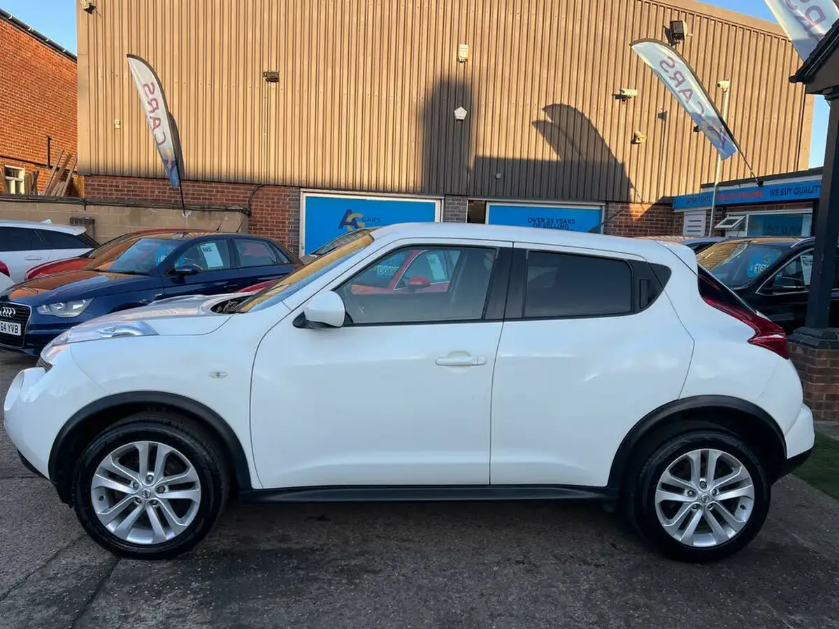 2011-nissan-juke-16-acenta-premium-16v-1598cc-big-40