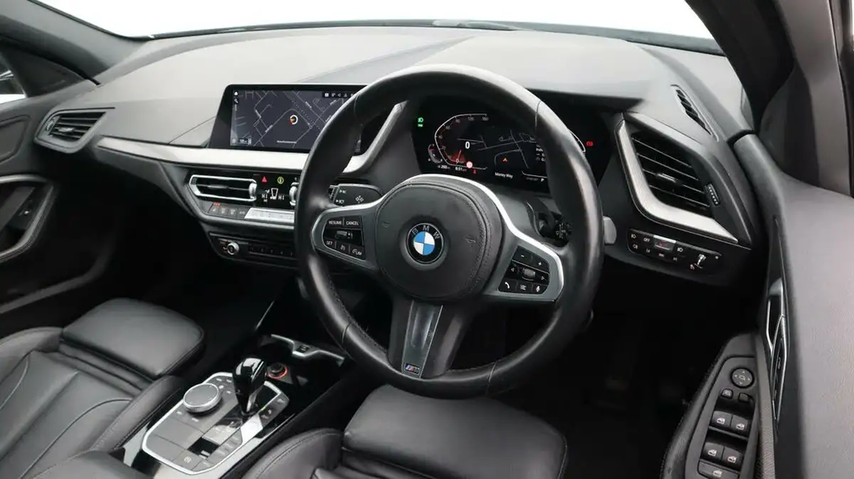 2021-bmw-1-series-15-118i-m-sport-lcp-dct-big-9
