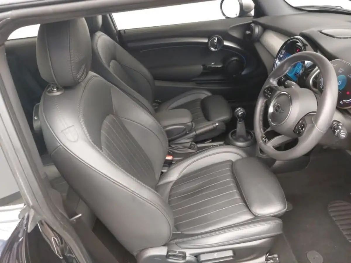 2022-mini-cooper-15-cooper-exclusive-hatchback-3d-big-5
