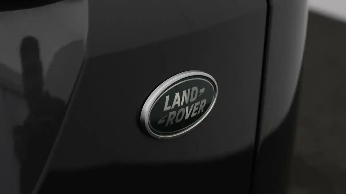 2022-land-rover-range-rover-evoque-15-p300e-r-dynamic-s-big-19