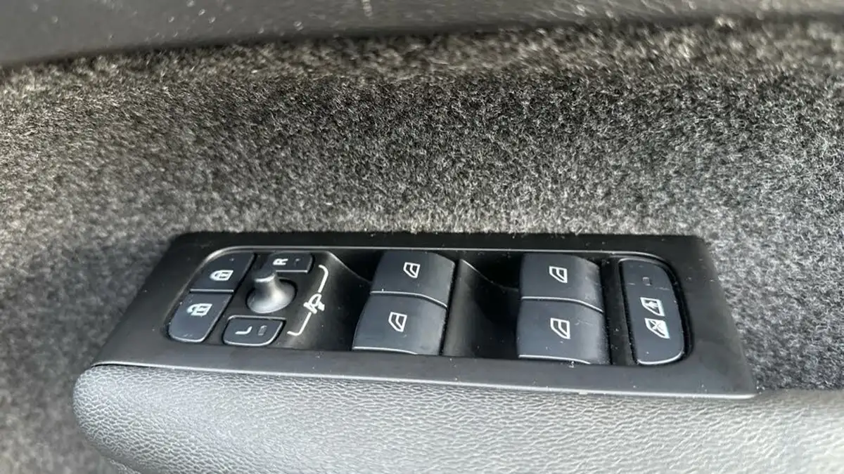 2021-volvo-xc40-e-twin-recharge-plus-big-26