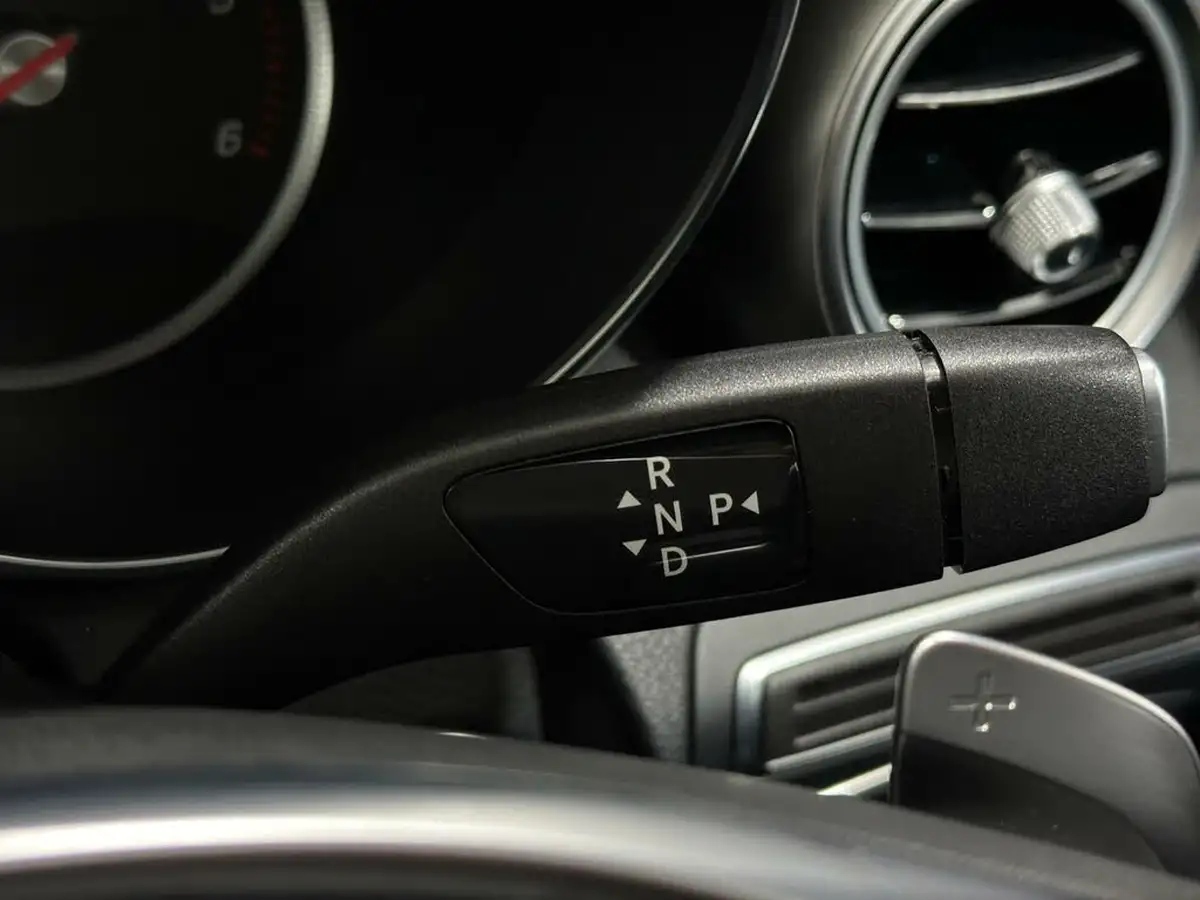 2015-mercedes-benz-c-class-21cdi-c300-amg-line-premiumss-saloon-4d-big-14