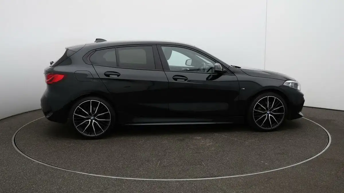 2022-bmw-1-series-15-118i-m-sport-lcp-dct-big-8