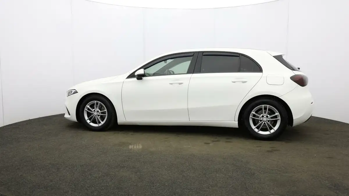 2018-mercedes-benz-a-class-15d-a180d-se-116ps-ss-7g-dct-big-59