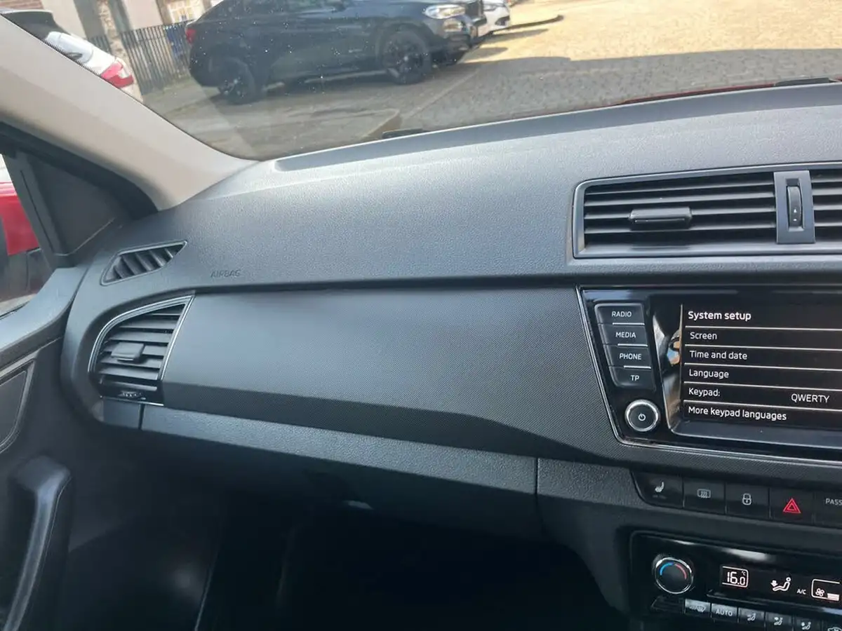 2015-skoda-fabia-12-se-l-90ps-estate-big-39