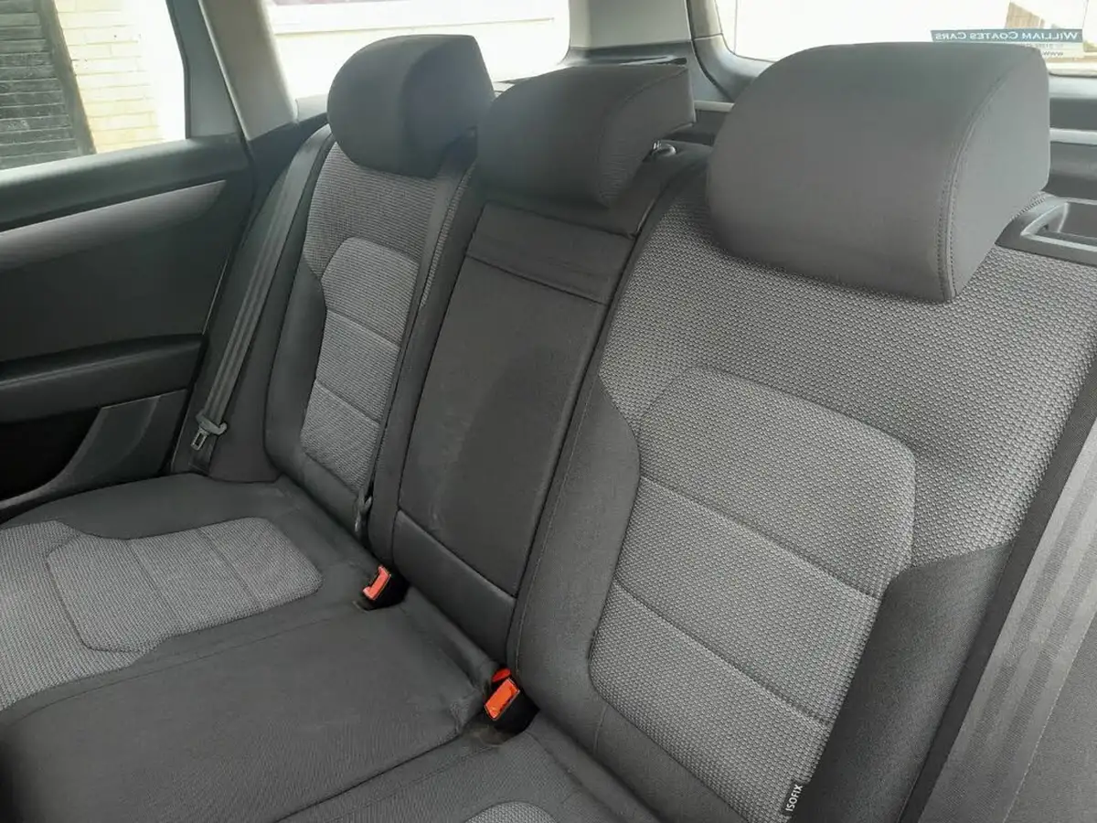 2011-volkswagen-passat-20td-se-estate-5d-big-14