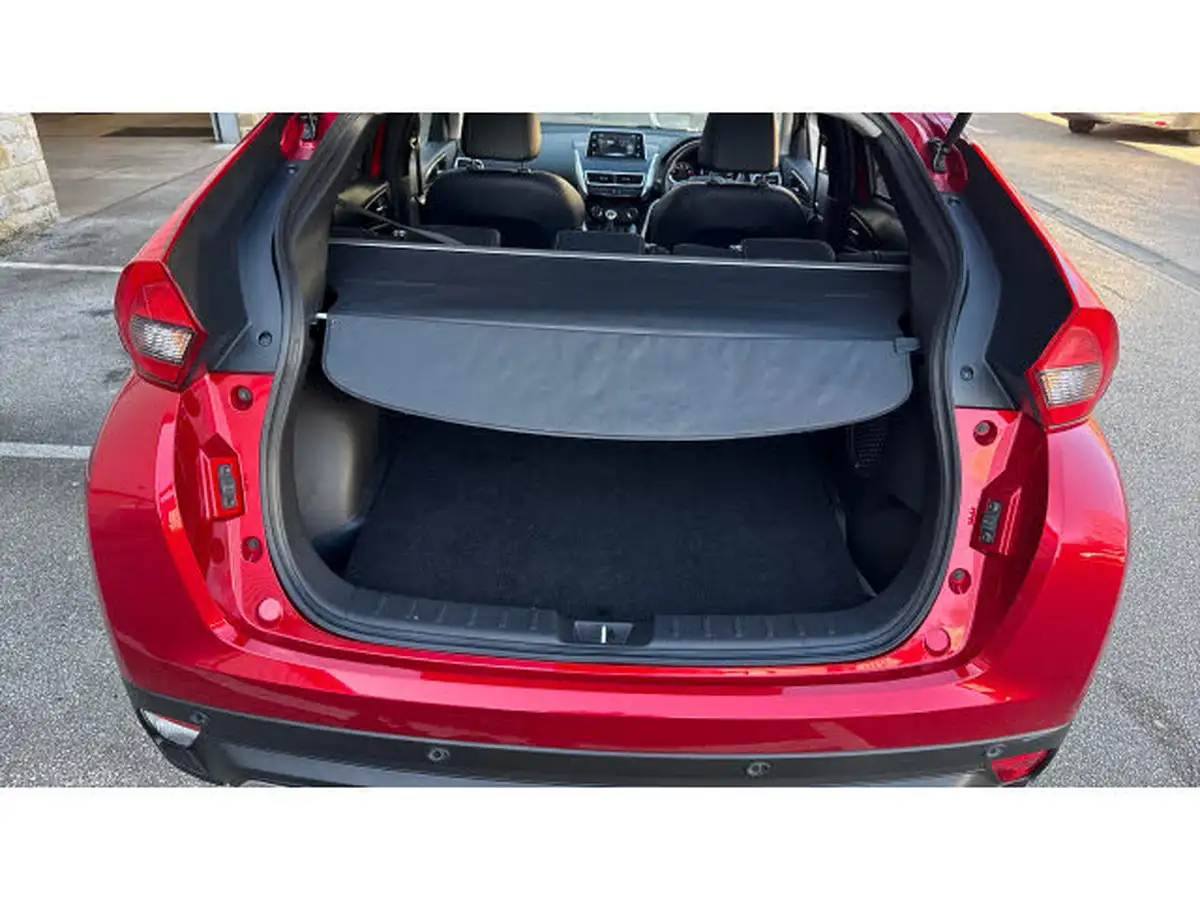 2019-mitsubishi-eclipse-cross-15-4-big-42