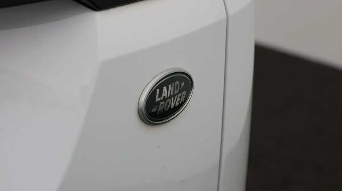 2023-land-rover-range-rover-evoque-15-p300e-r-dynamic-s-big-19