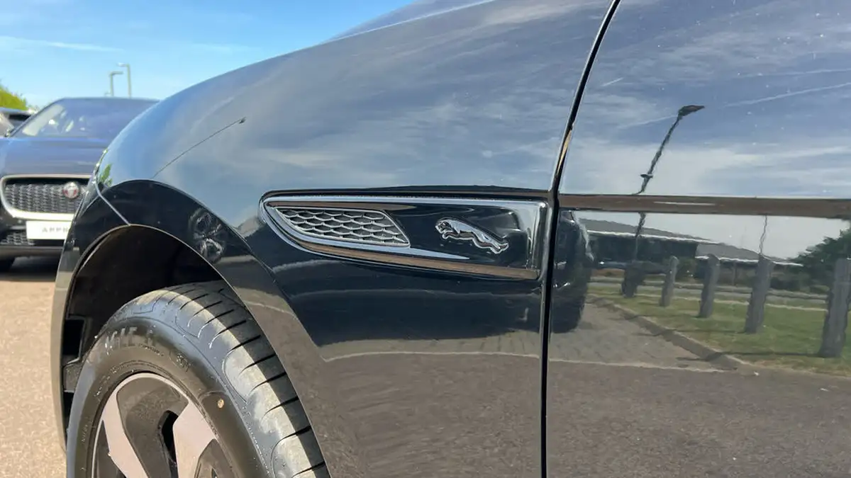 2023-jaguar-f-pace-20-p250-r-dynamic-se-black-big-19