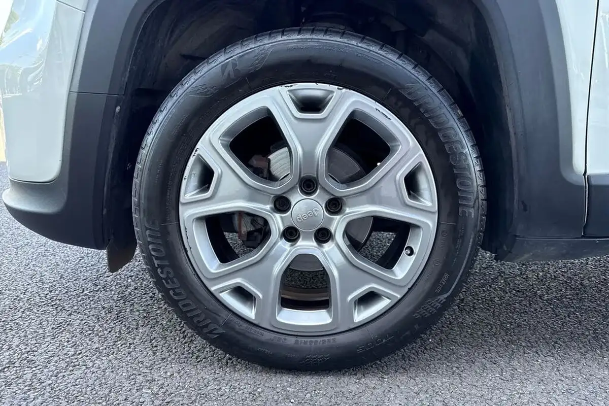 2021-jeep-renegade-10-gse-limited-big-11