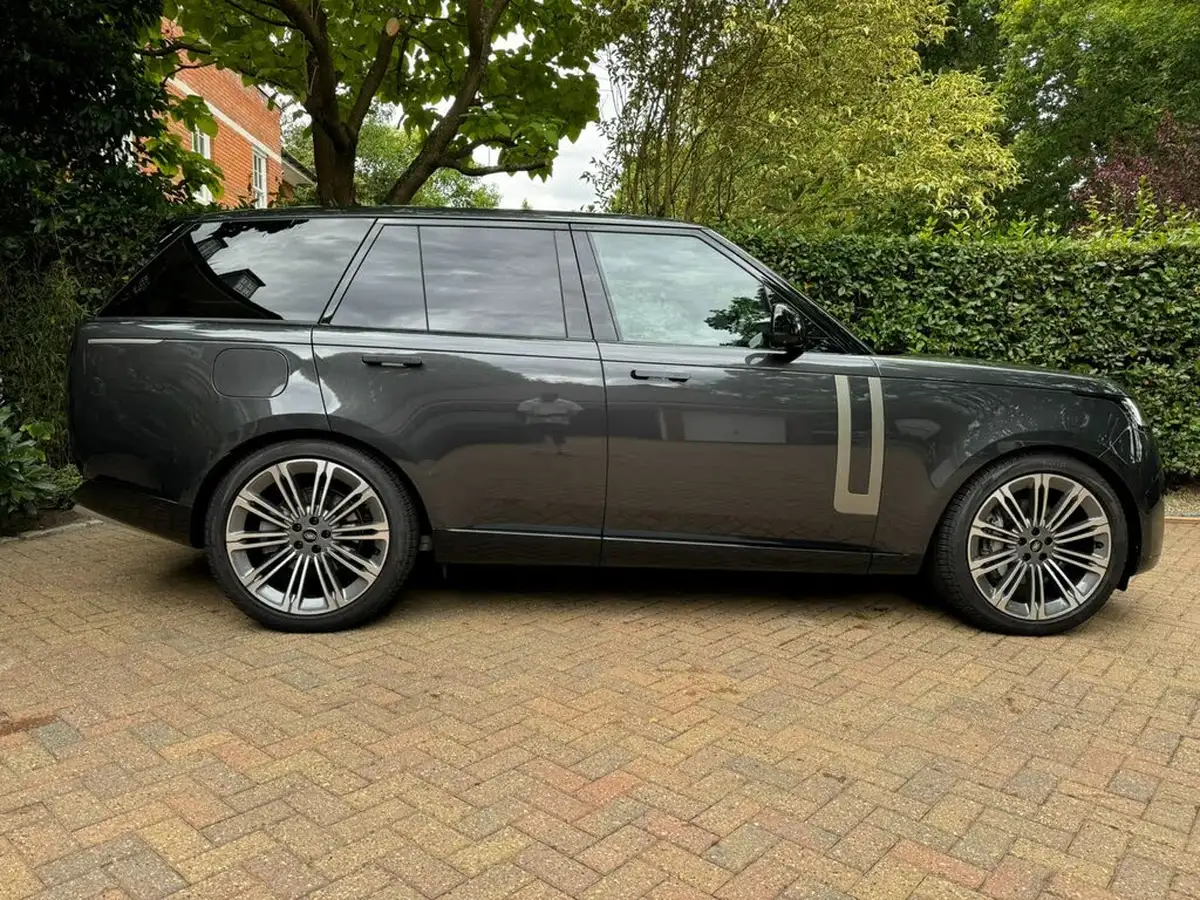 2024-land-rover-range-rover-30-p460e-se-big-15