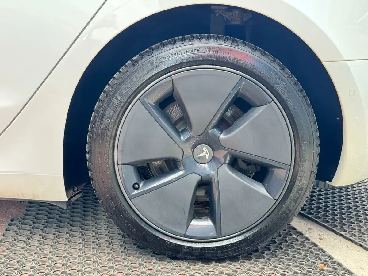 2021-tesla-model-3-e-long-range-4x4-big-5