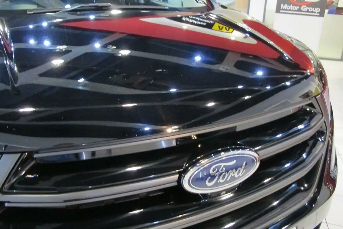2017-ford-edge-20tdci-sport-210ps-lux-pack-powershift-big-50