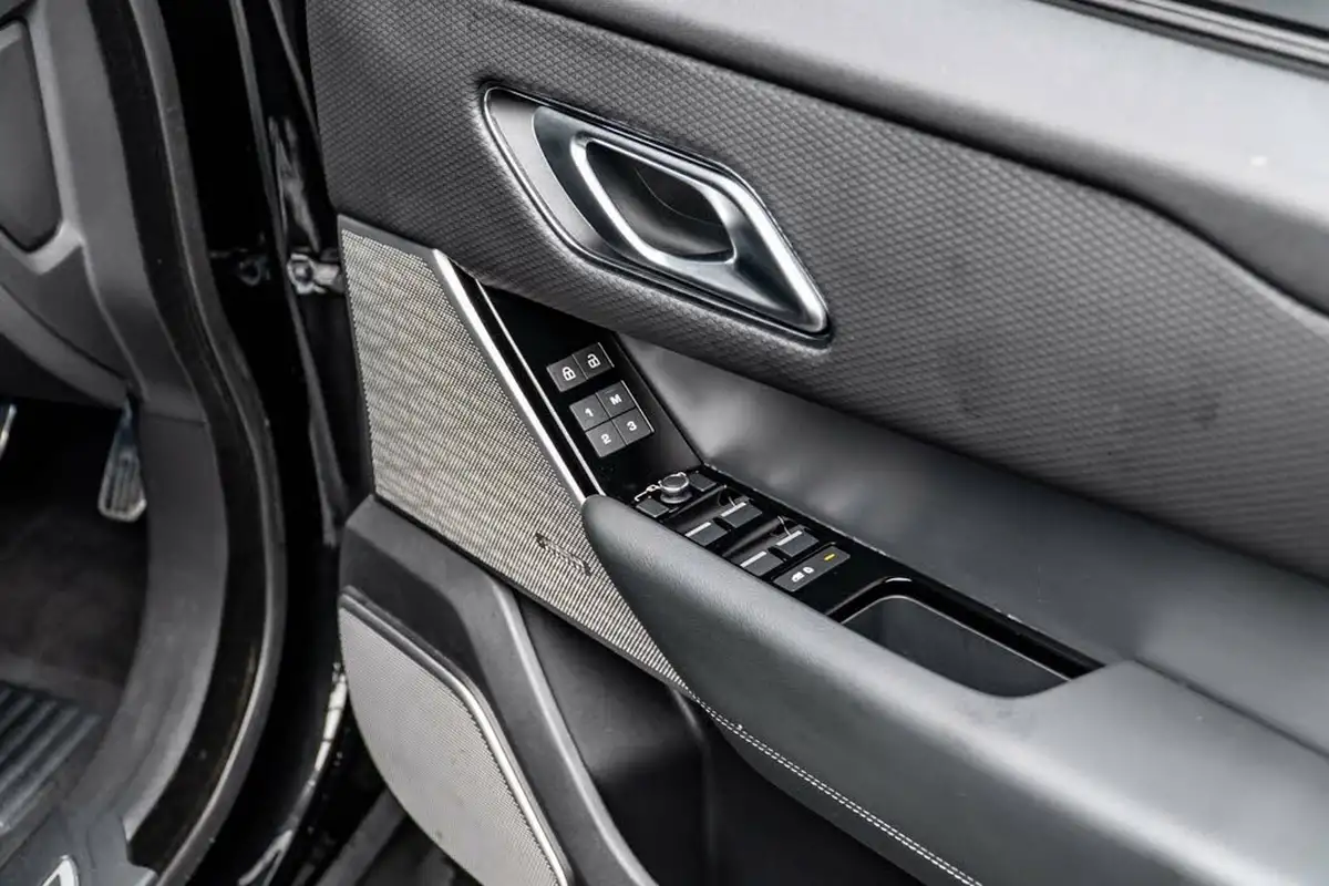 2021-land-rover-range-rover-velar-20-d200-velar-edition-big-30