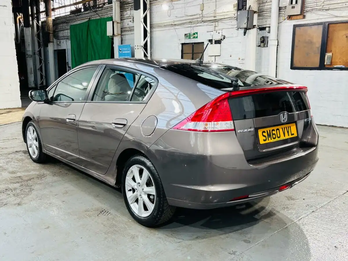 2011-honda-insight-13-se-big-6