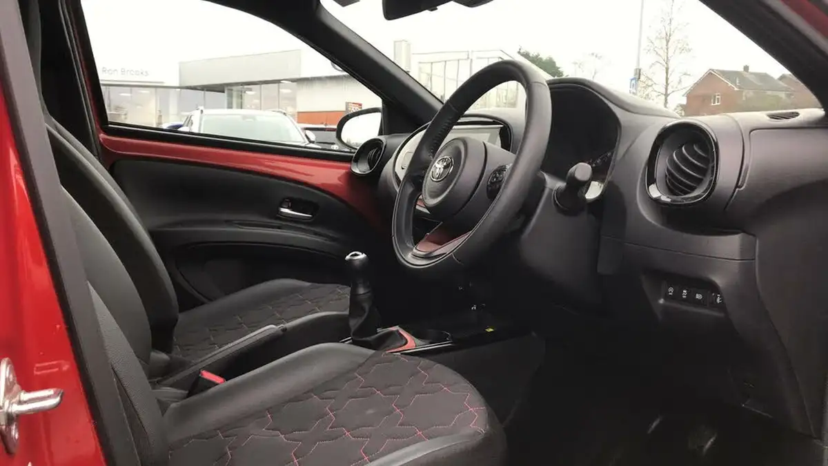 2024-toyota-aygo-x-10-vvt-i-exclusive-big-10