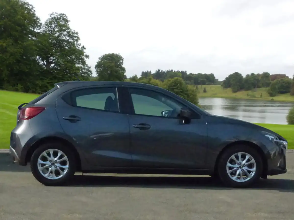 2018-mazda-mazda2-15-se-l-nav-big-1