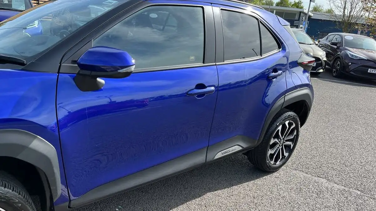 2023-toyota-yaris-cross-15-vvt-i-design-big-36