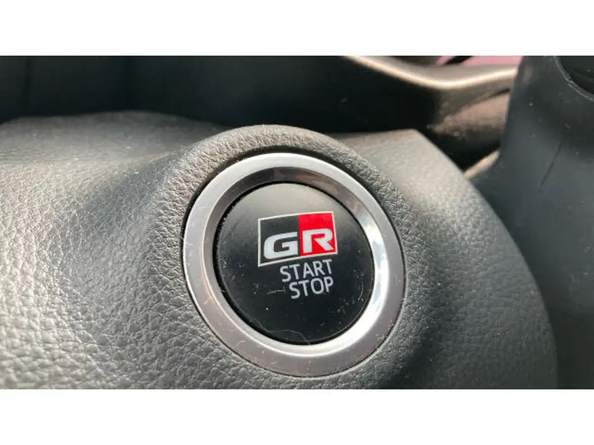 2023-toyota-yaris-15-vvt-i-gr-sport-114bhp-big-39
