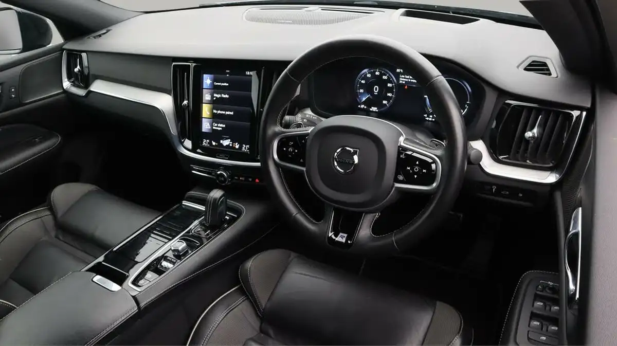 2021-volvo-s60-20-t8-r-design-plus-big-9