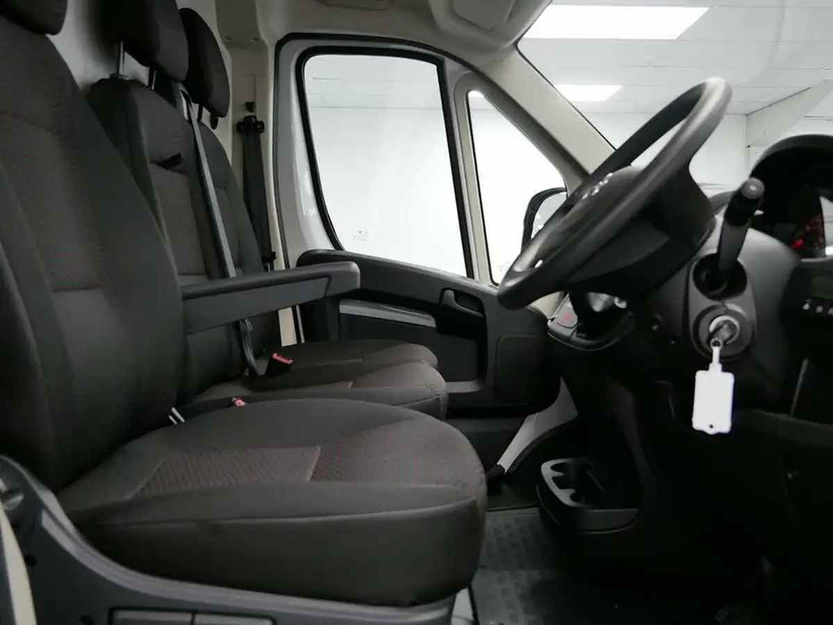 2023-citroen-relay-22bluehdi-35-l3h2-enterprise-edition-panel-big-25
