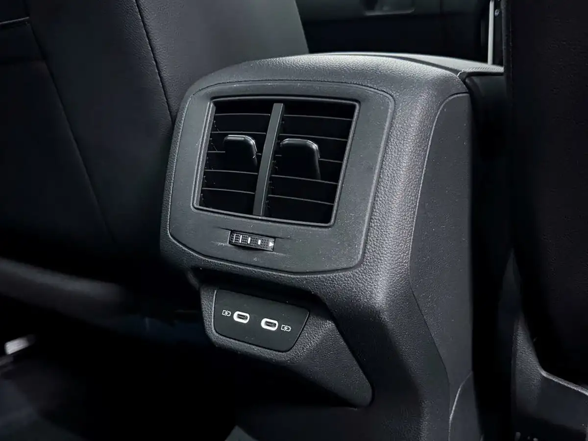 2022-volkswagen-t-roc-20-tsi-r-line-big-35