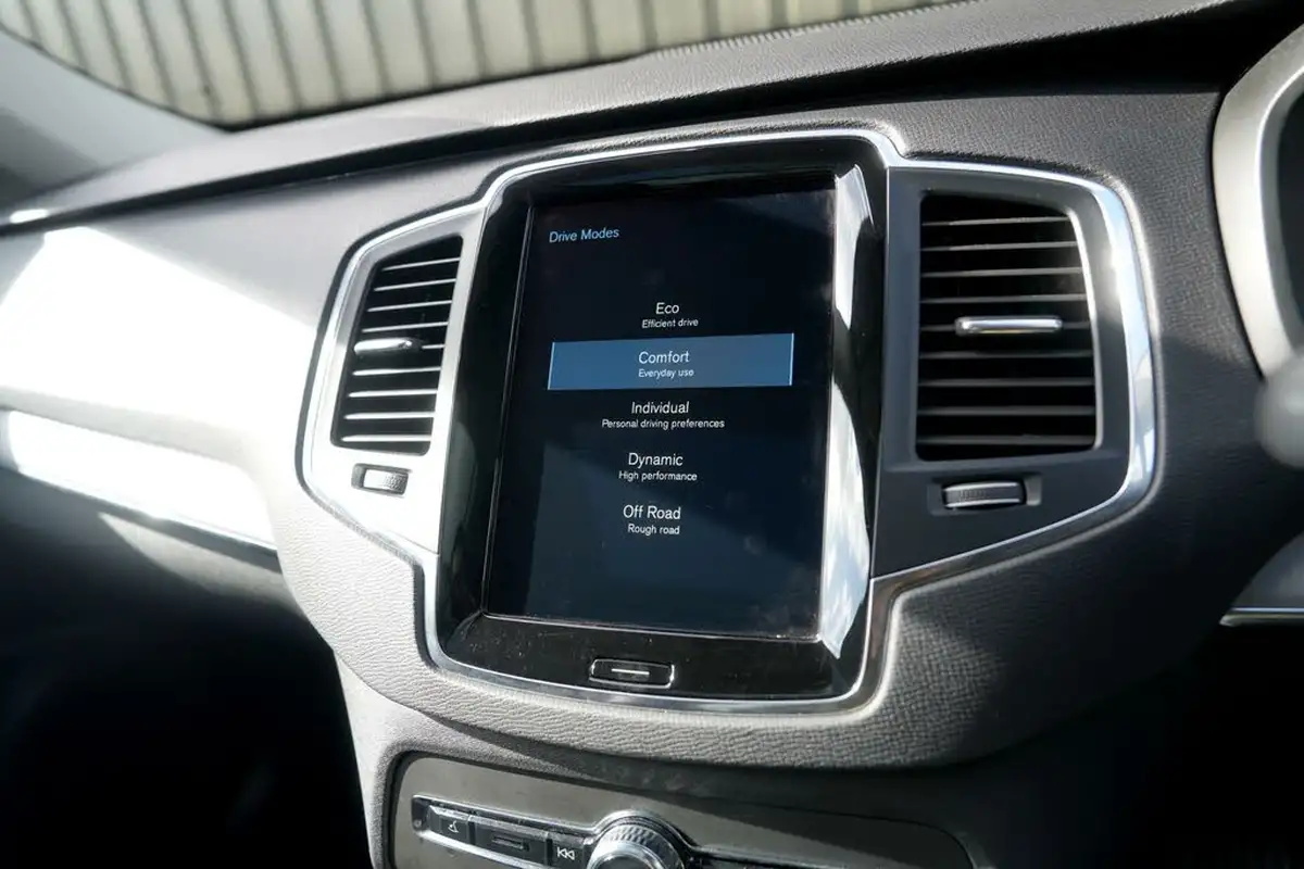 2022-volvo-xc90-20td-b5-momentum-big-48