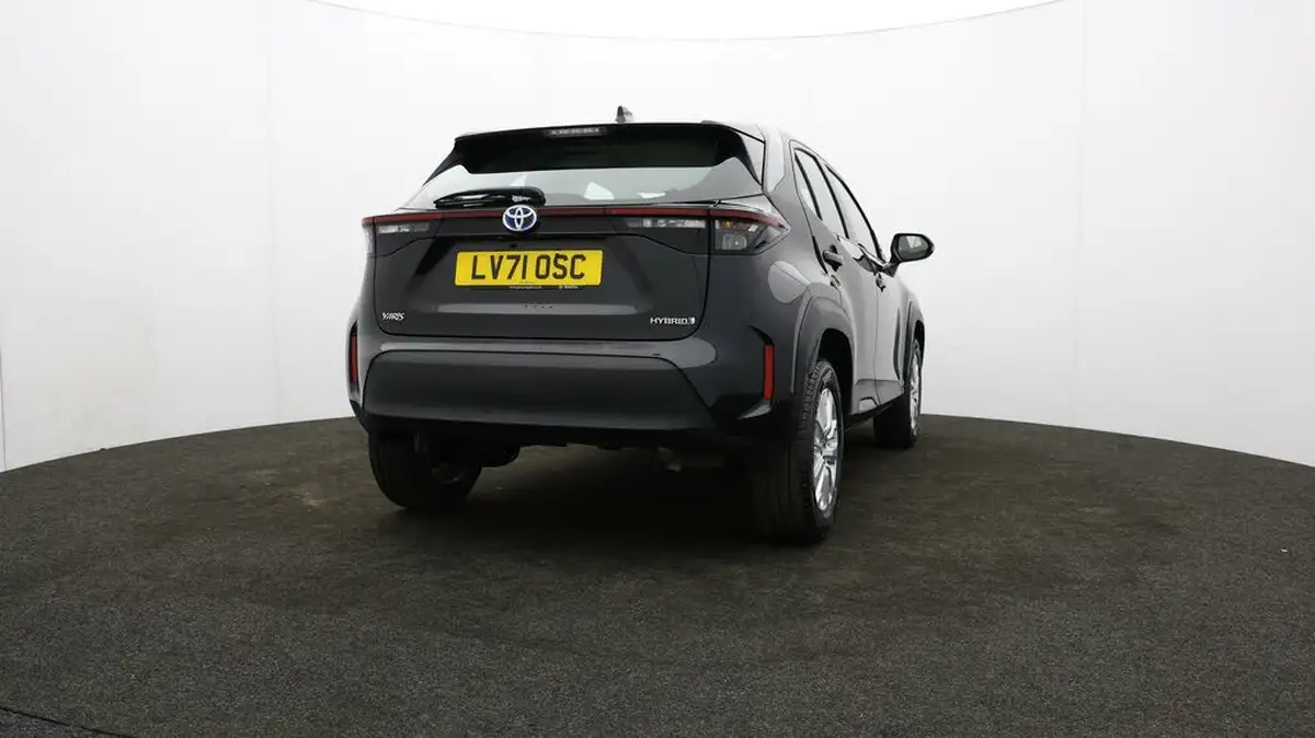 2021-toyota-yaris-cross-15-vvt-i-icon-big-73