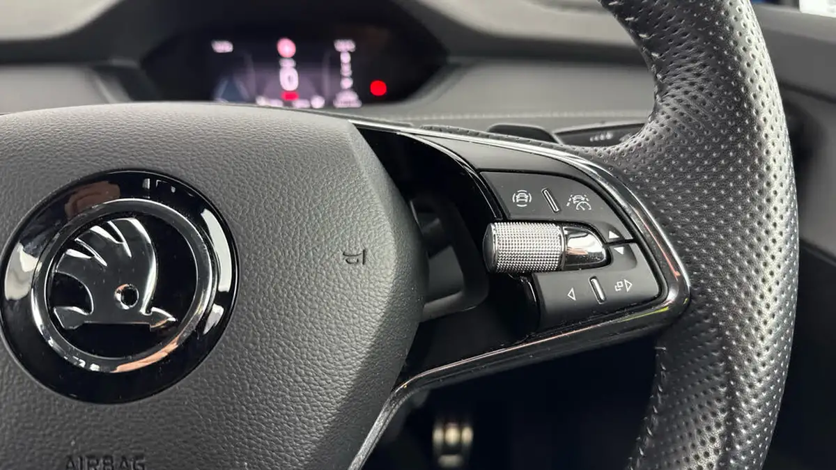 2022-skoda-enyaq-e-80x-sportline-big-22