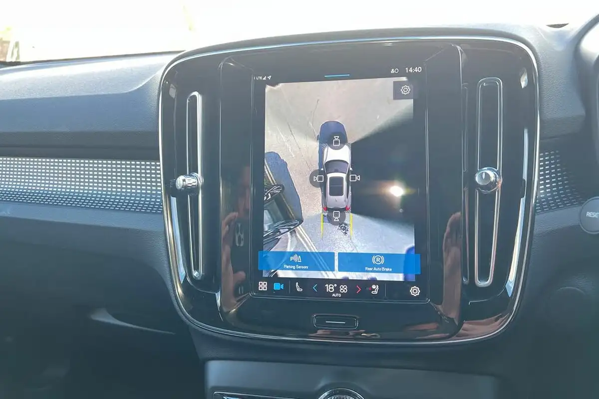 2022-volvo-c40-e-twin-recharge-pro-big-15