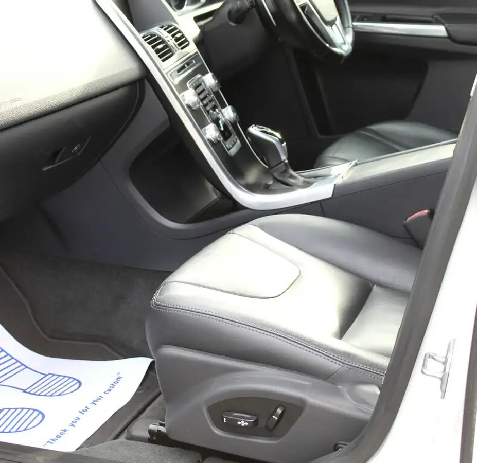 2015-volvo-xc60-big-35